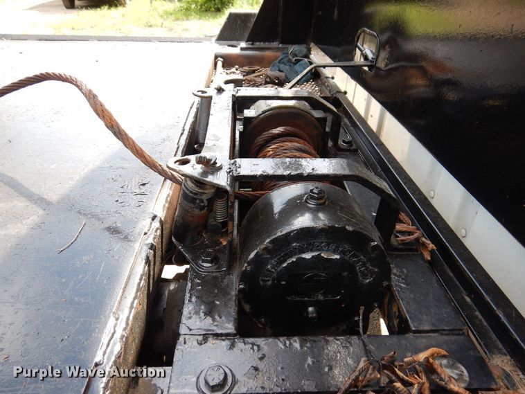 image for item KF9611 1998 International 4700  rollback truck