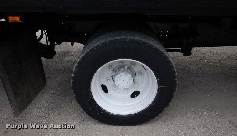 image for item KF9611 1998 International 4700  rollback truck