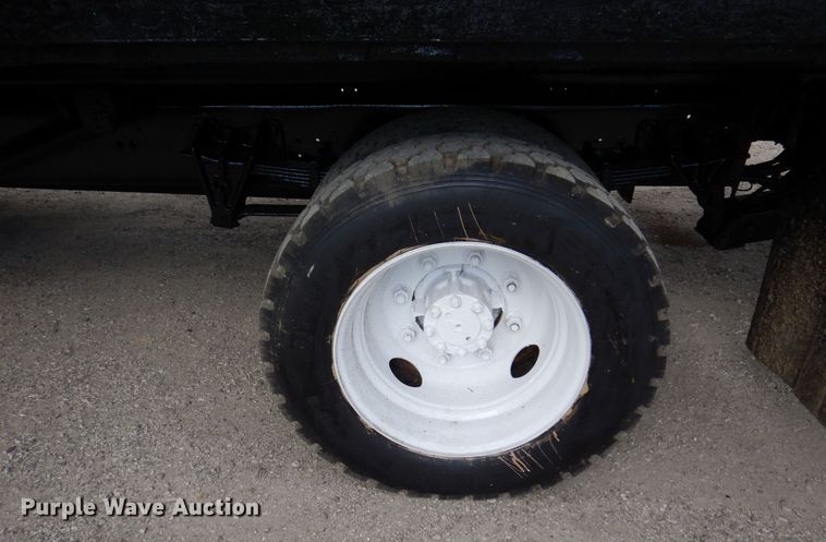 image for item KF9611 1998 International 4700  rollback truck