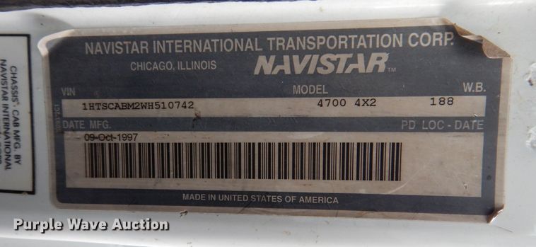 image for item KF9611 1998 International 4700  rollback truck