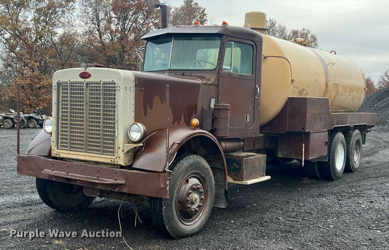 image for item KF9760 1976 Peterbilt 359  water truck