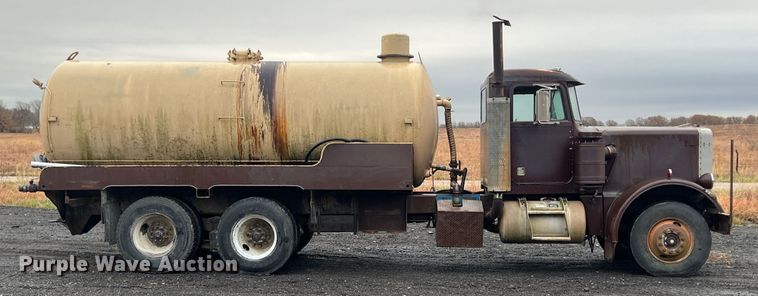 image for item KF9760 1976 Peterbilt 359  water truck