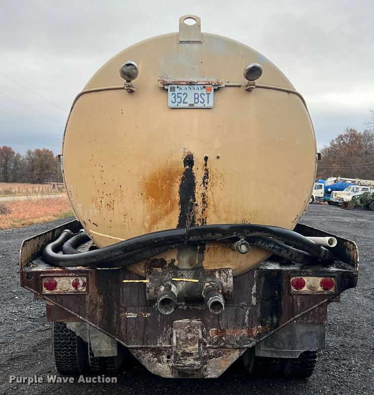 image for item KF9760 1976 Peterbilt 359  water truck