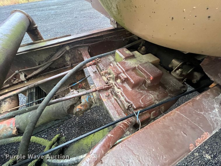 image for item KF9760 1976 Peterbilt 359  water truck