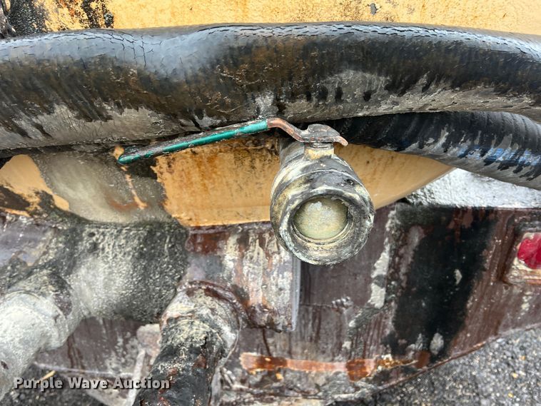 image for item KF9760 1976 Peterbilt 359  water truck