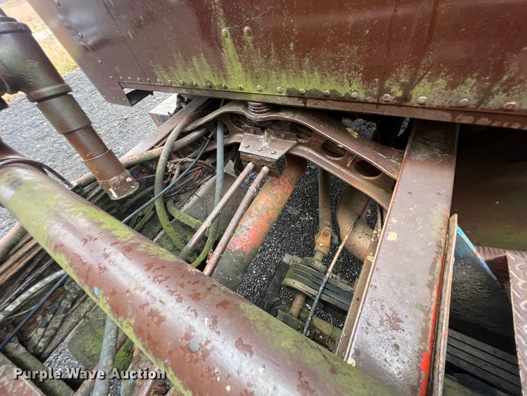 image for item KF9760 1976 Peterbilt 359  water truck