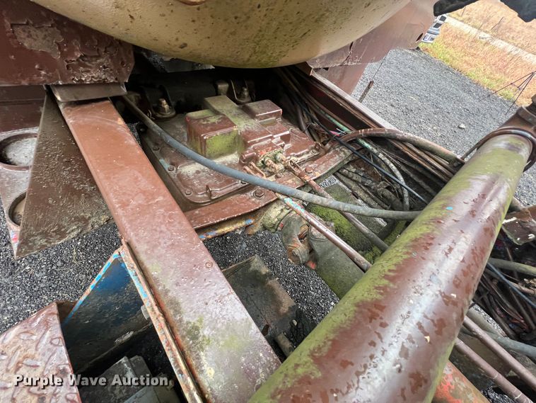 image for item KF9760 1976 Peterbilt 359  water truck