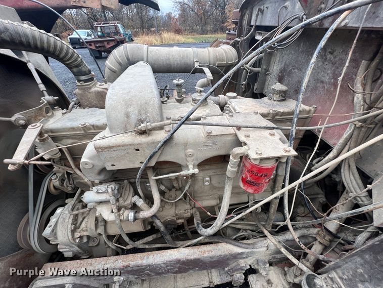 image for item KF9760 1976 Peterbilt 359  water truck