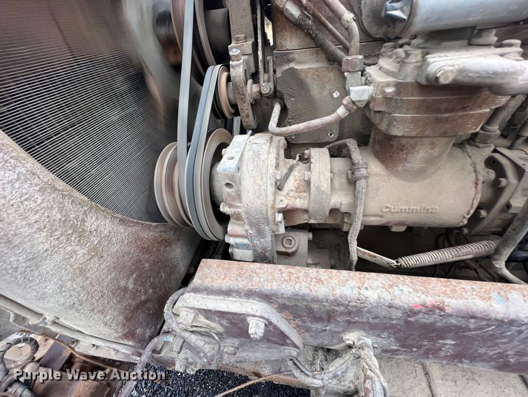 image for item KF9760 1976 Peterbilt 359  water truck