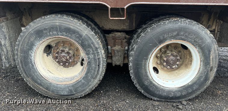 image for item KF9760 1976 Peterbilt 359  water truck