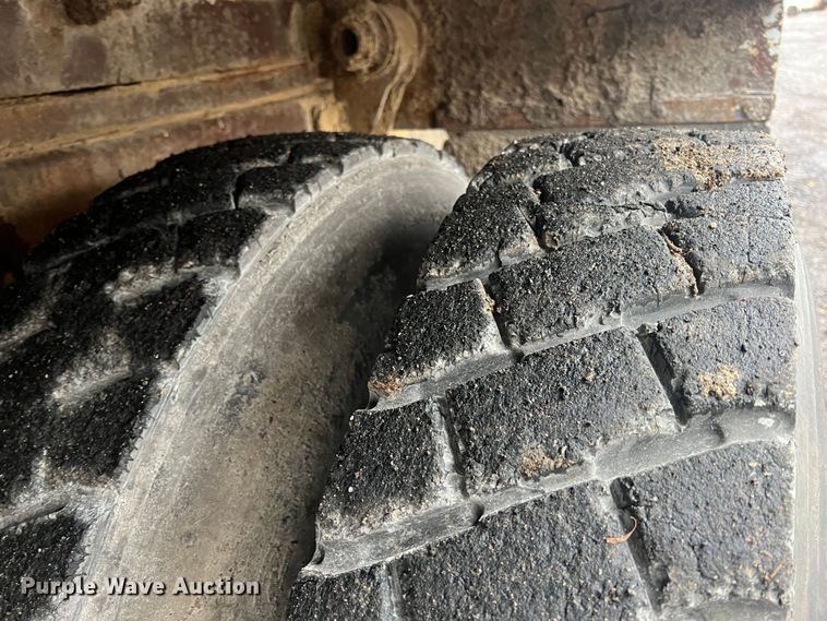 image for item KF9760 1976 Peterbilt 359  water truck