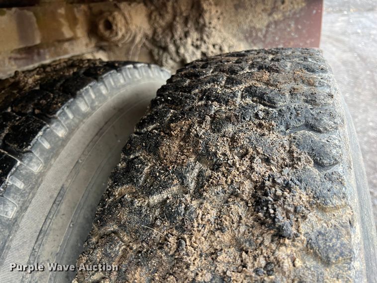 image for item KF9760 1976 Peterbilt 359  water truck