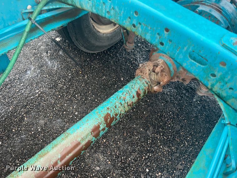 image for item KF9761 1997 Freightliner FL70  semi truck