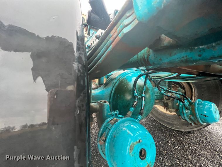 image for item KF9761 1997 Freightliner FL70  semi truck