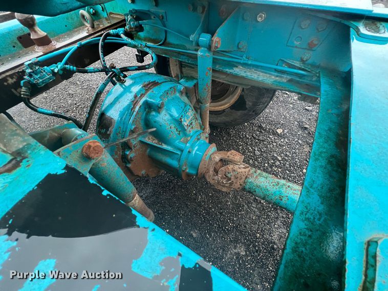 image for item KF9761 1997 Freightliner FL70  semi truck