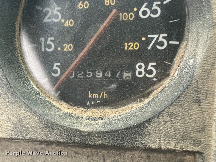 image for item KF9761 1997 Freightliner FL70  semi truck