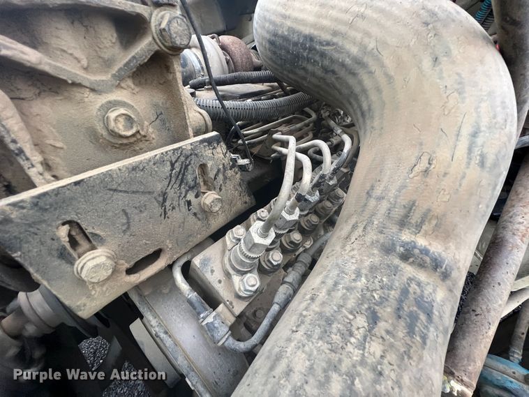 image for item KF9761 1997 Freightliner FL70  semi truck