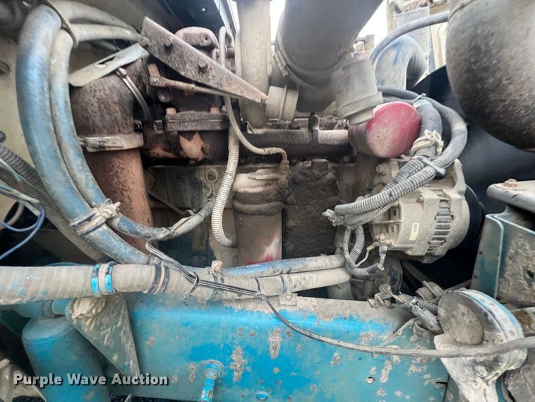 image for item KF9761 1997 Freightliner FL70  semi truck