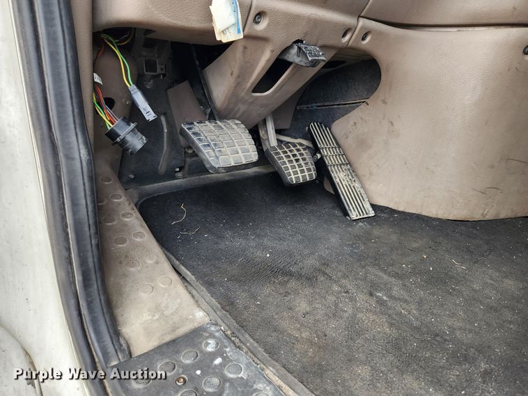 image for item KT9584 2014 Freightliner Cascadia  semi truck