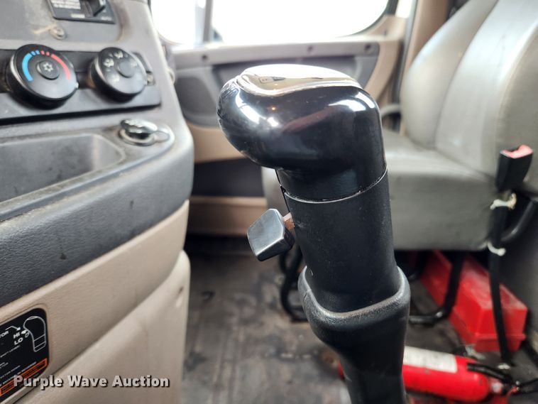 image for item KT9584 2014 Freightliner Cascadia  semi truck