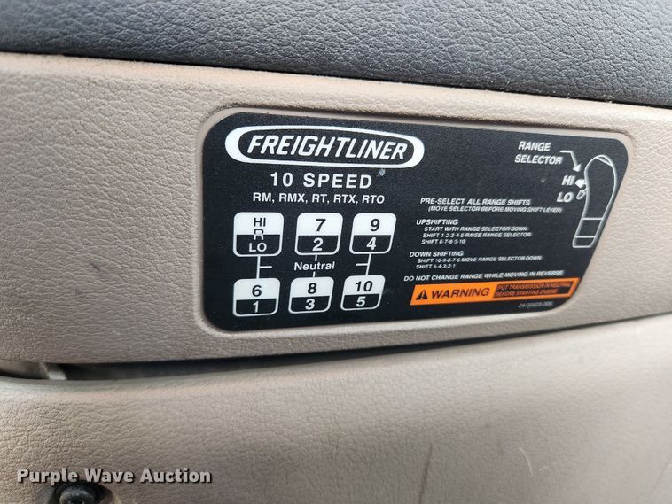 image for item KT9584 2014 Freightliner Cascadia  semi truck