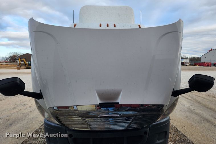 image for item KT9584 2014 Freightliner Cascadia  semi truck