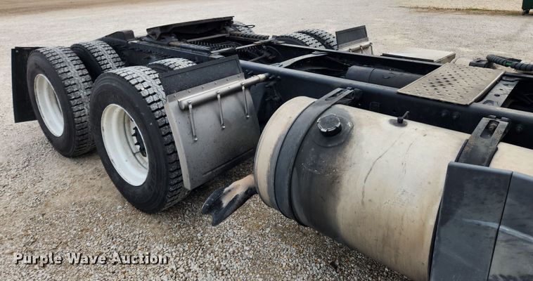 image for item KT9584 2014 Freightliner Cascadia  semi truck