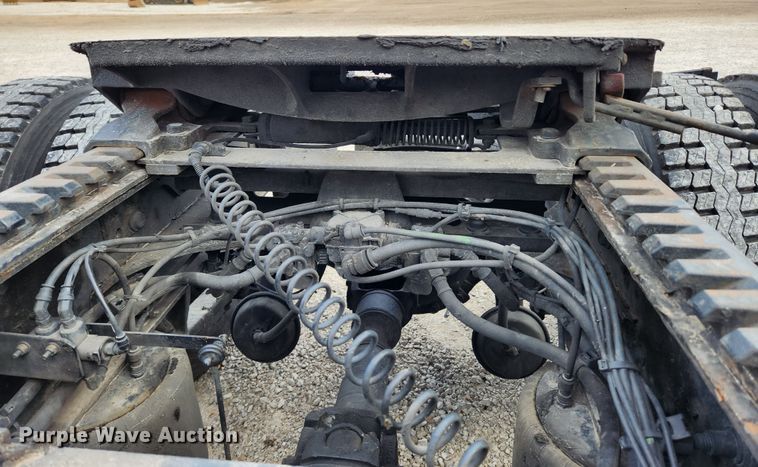 image for item KT9584 2014 Freightliner Cascadia  semi truck