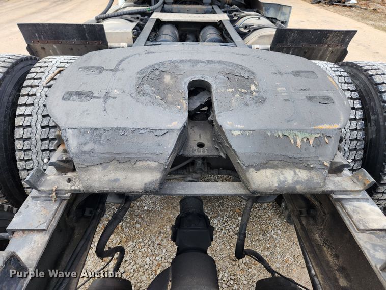 image for item KT9584 2014 Freightliner Cascadia  semi truck