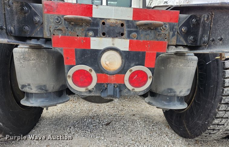 image for item KT9584 2014 Freightliner Cascadia  semi truck