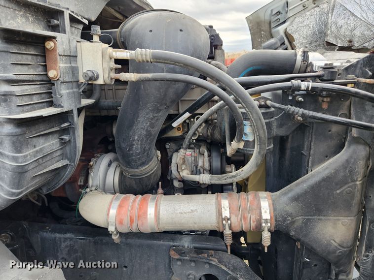 image for item KT9584 2014 Freightliner Cascadia  semi truck