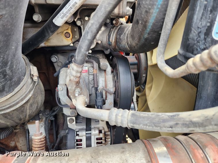 image for item KT9584 2014 Freightliner Cascadia  semi truck