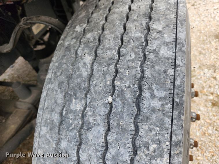 image for item KT9584 2014 Freightliner Cascadia  semi truck