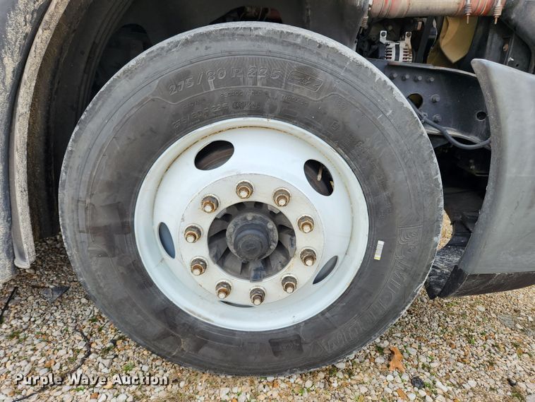 image for item KT9584 2014 Freightliner Cascadia  semi truck