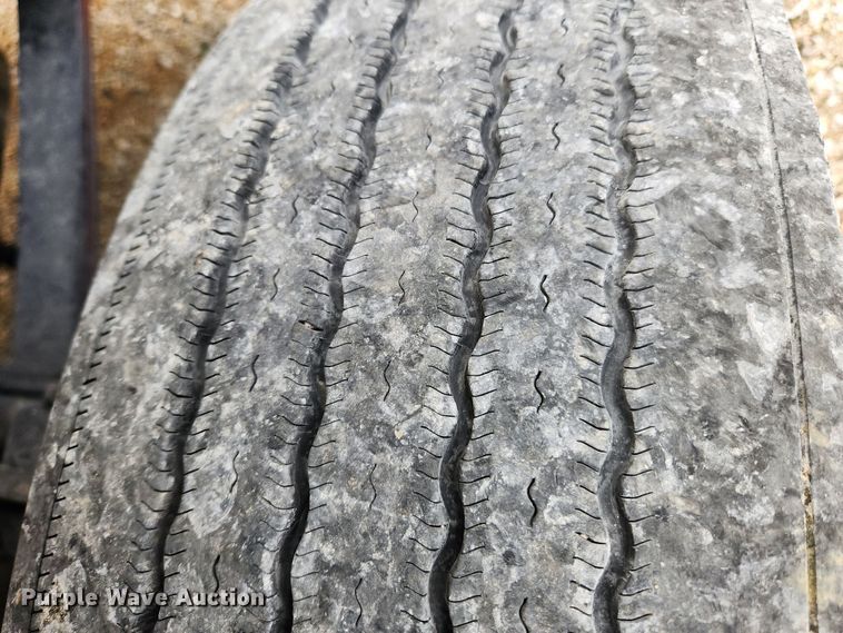 image for item KT9584 2014 Freightliner Cascadia  semi truck