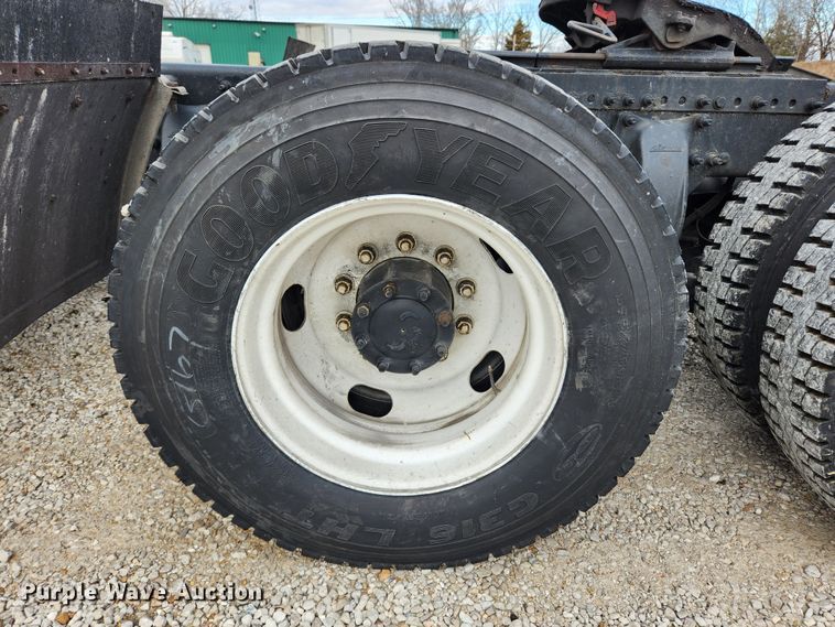 image for item KT9584 2014 Freightliner Cascadia  semi truck