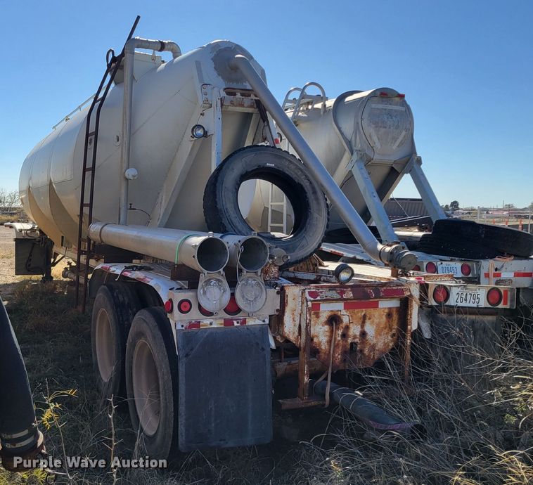 image for item LG9362 1976 Fruehauf  pneumatic dry bulk trailer