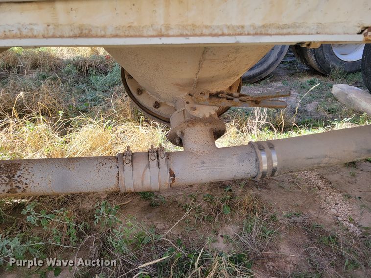 image for item LG9362 1976 Fruehauf  pneumatic dry bulk trailer