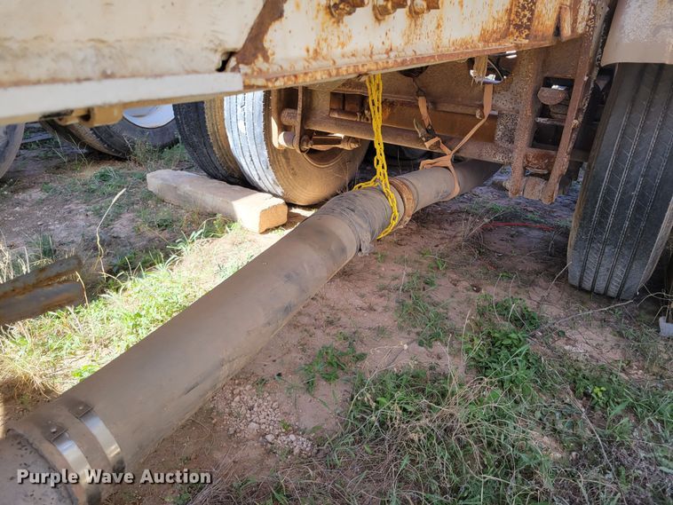 image for item LG9362 1976 Fruehauf  pneumatic dry bulk trailer