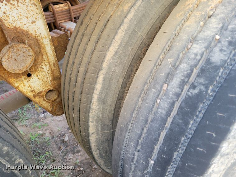 image for item LG9362 1976 Fruehauf  pneumatic dry bulk trailer