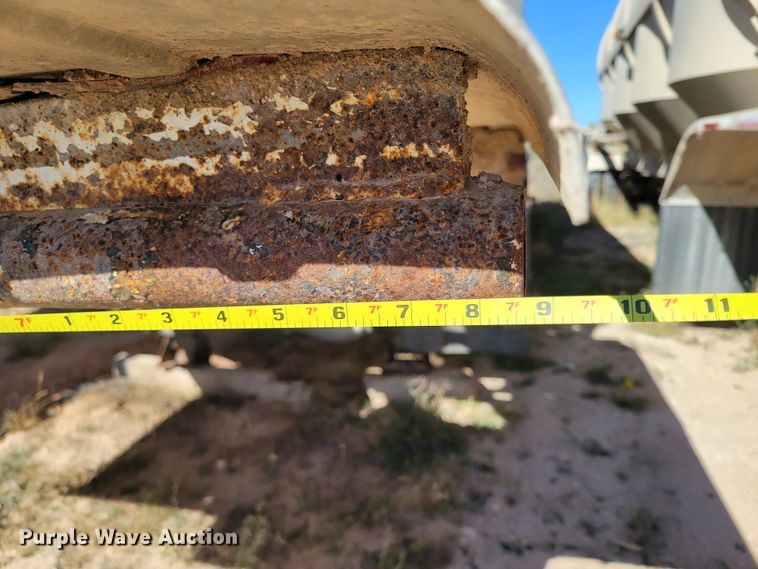 image for item LG9362 1976 Fruehauf  pneumatic dry bulk trailer