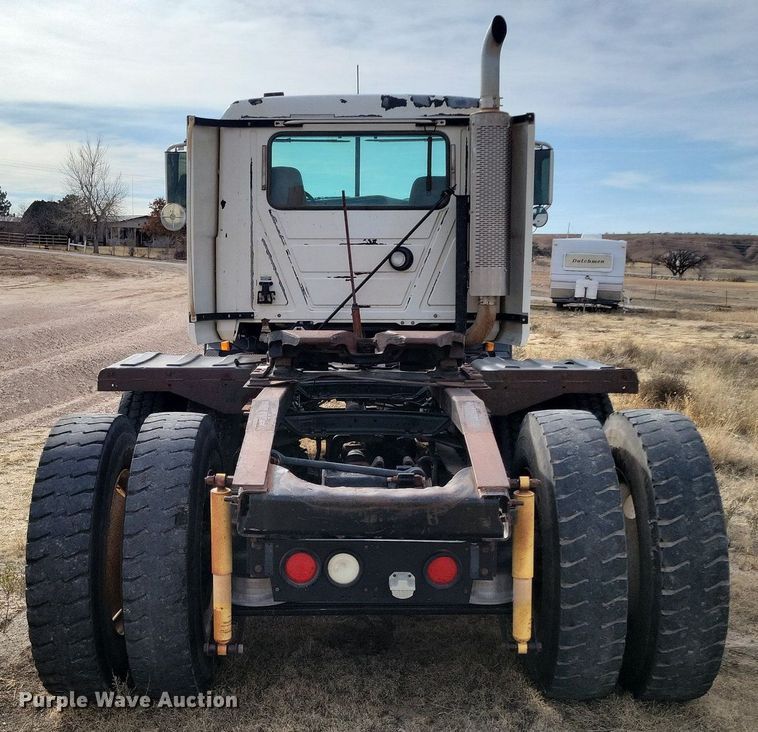 image for item LG9365 2003 Mack CH613  semi truck