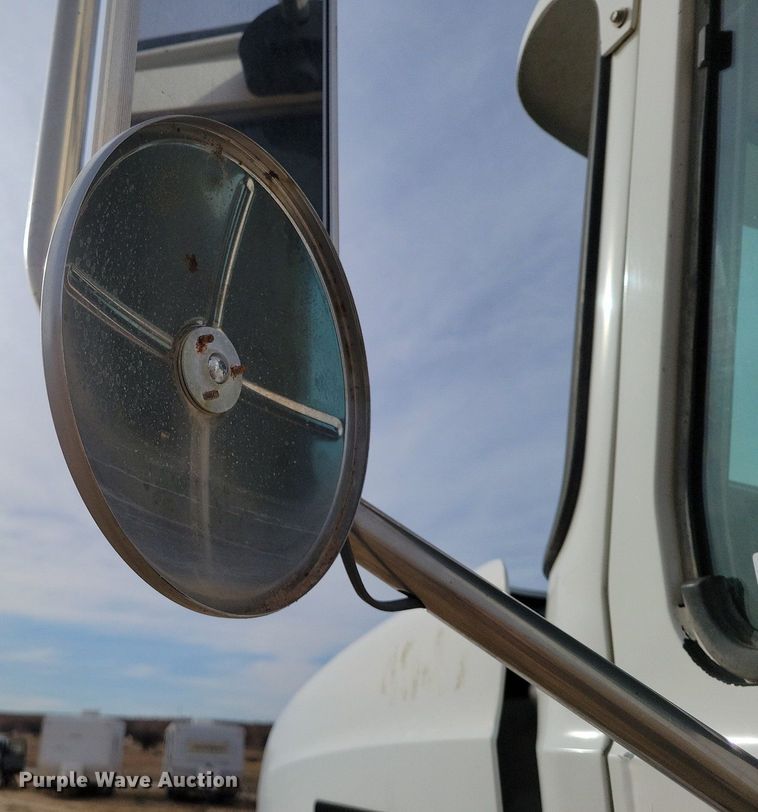 image for item LG9365 2003 Mack CH613  semi truck