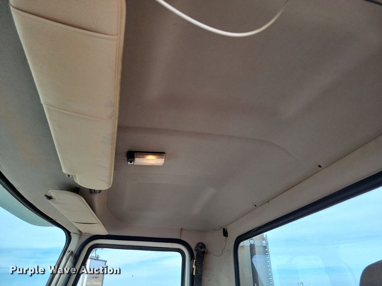 image for item LG9365 2003 Mack CH613  semi truck