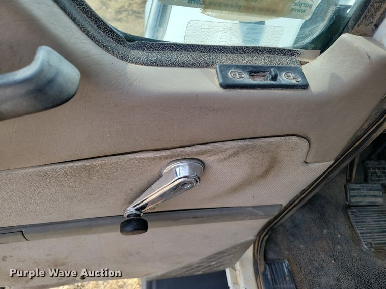 image for item LG9365 2003 Mack CH613  semi truck