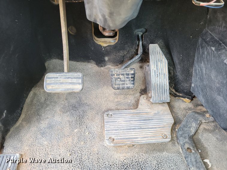 image for item LG9365 2003 Mack CH613  semi truck