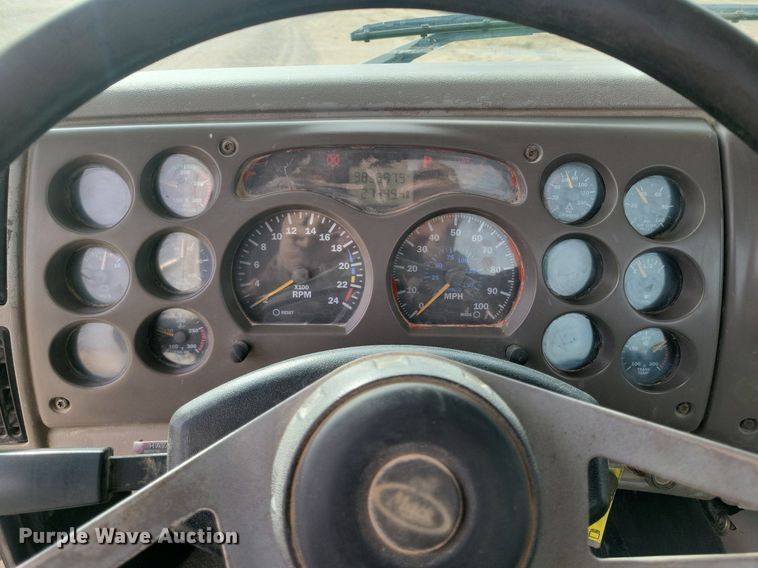 image for item LG9365 2003 Mack CH613  semi truck