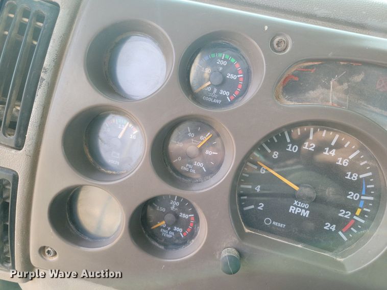 image for item LG9365 2003 Mack CH613  semi truck