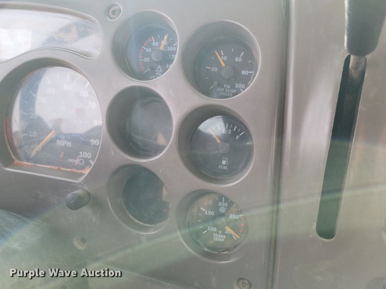 image for item LG9365 2003 Mack CH613  semi truck