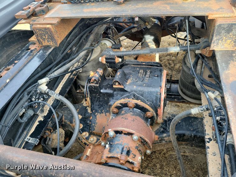 image for item LG9365 2003 Mack CH613  semi truck